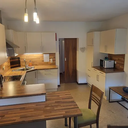 فيرانفوهنانغين أونترلويميس شقة